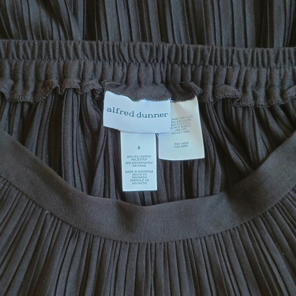 Alfred Dunner Pleated Full Skirt Black Size 8 - Picture 3 of 6